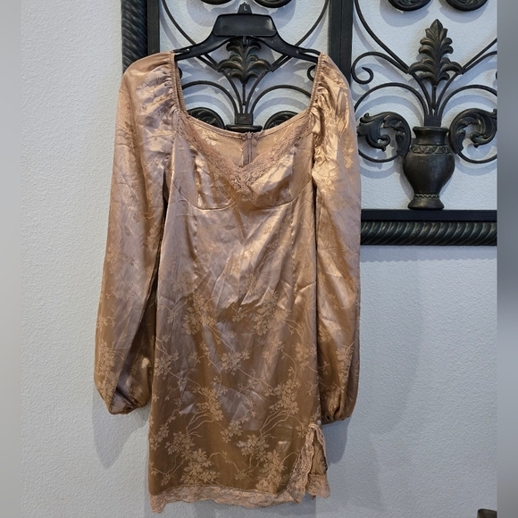 Lulus Dresses & Skirts - Golden Champange Balloon Long Sleeve Dress